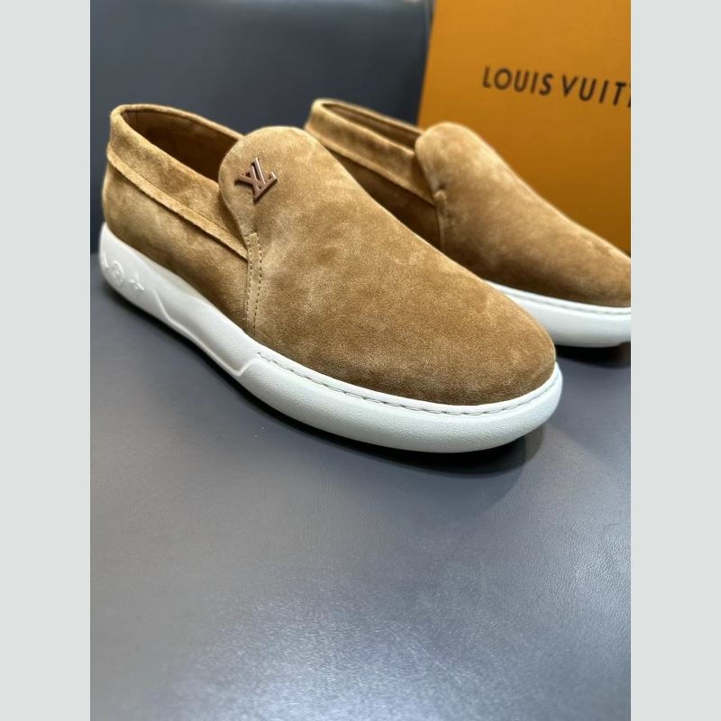 l**is V*t*n sneakers
